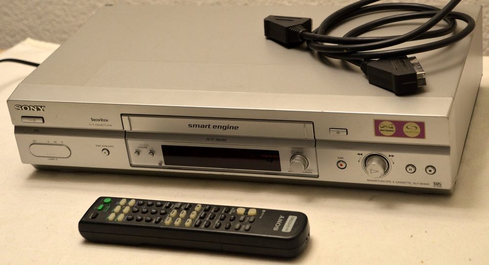 Magnétoscope VHS Goldstar Et Sony Avec Télécommandes – Lot Fonctionnel