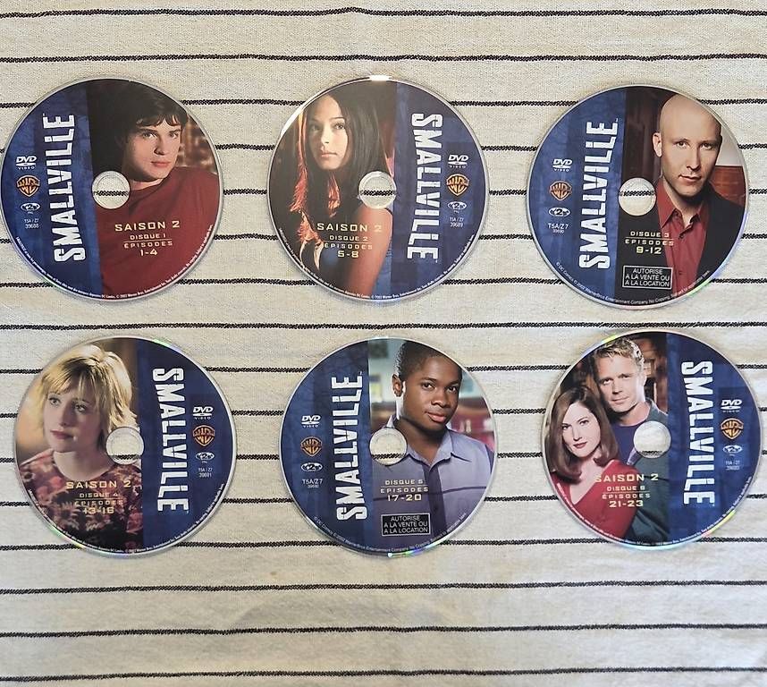 Tutti i DVDs: Smallville saisons 1 à 10 DVD Blu ray – Usato da Genève venduto da angeloscop 1