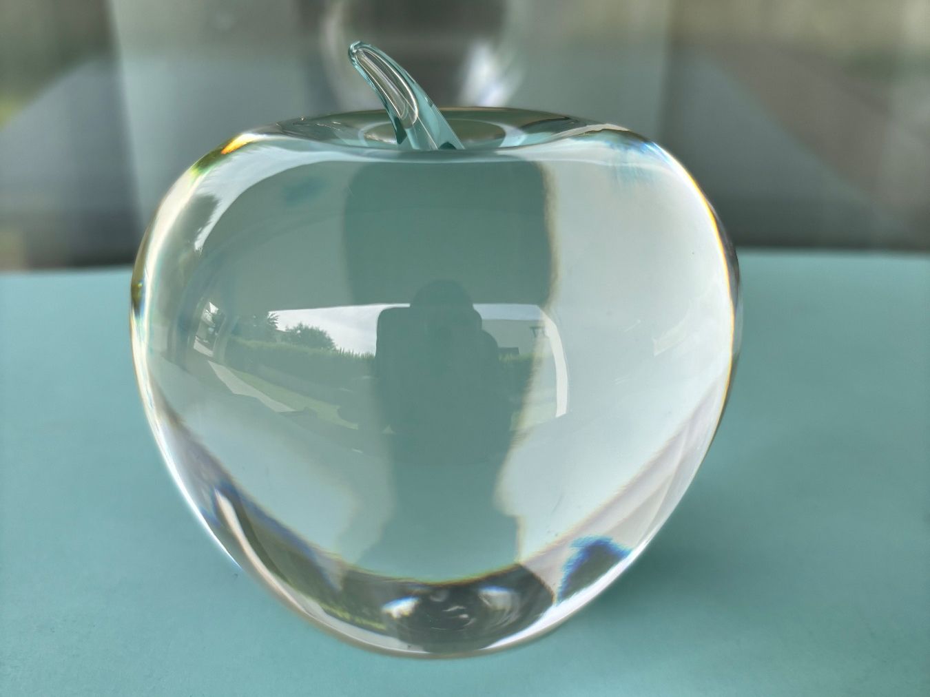 Tiffany & Co. Bicchieri: Tiffany & Co. Glass apple paperweight – Usato da Steinhausen venduto da ChromeVintage 1