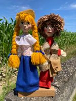 2 Handpuppen Kasperlifiguren Handarbeit + Holzständer