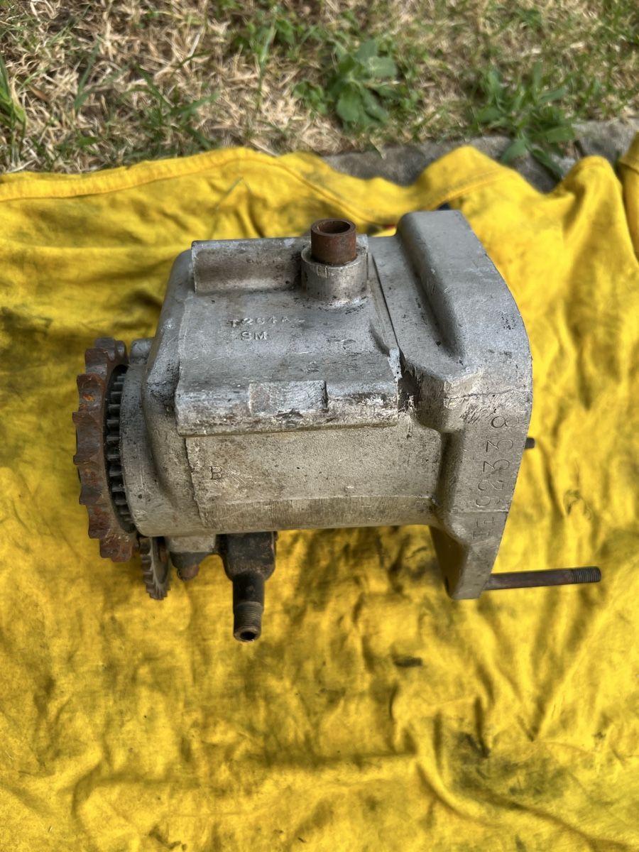 Triumph Tutti i ricambio per moto: Oldtimer Motorrad Getriebe BSA Triumph und andere Teile – Usato da Theilingen venduto da ovi123 2