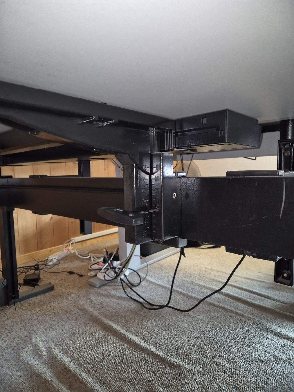 Schreibtische: Schreibtisch höhenverstellbar mit Doppelmonitorhalterung – Gebraucht aus Bern von 23loesh 2