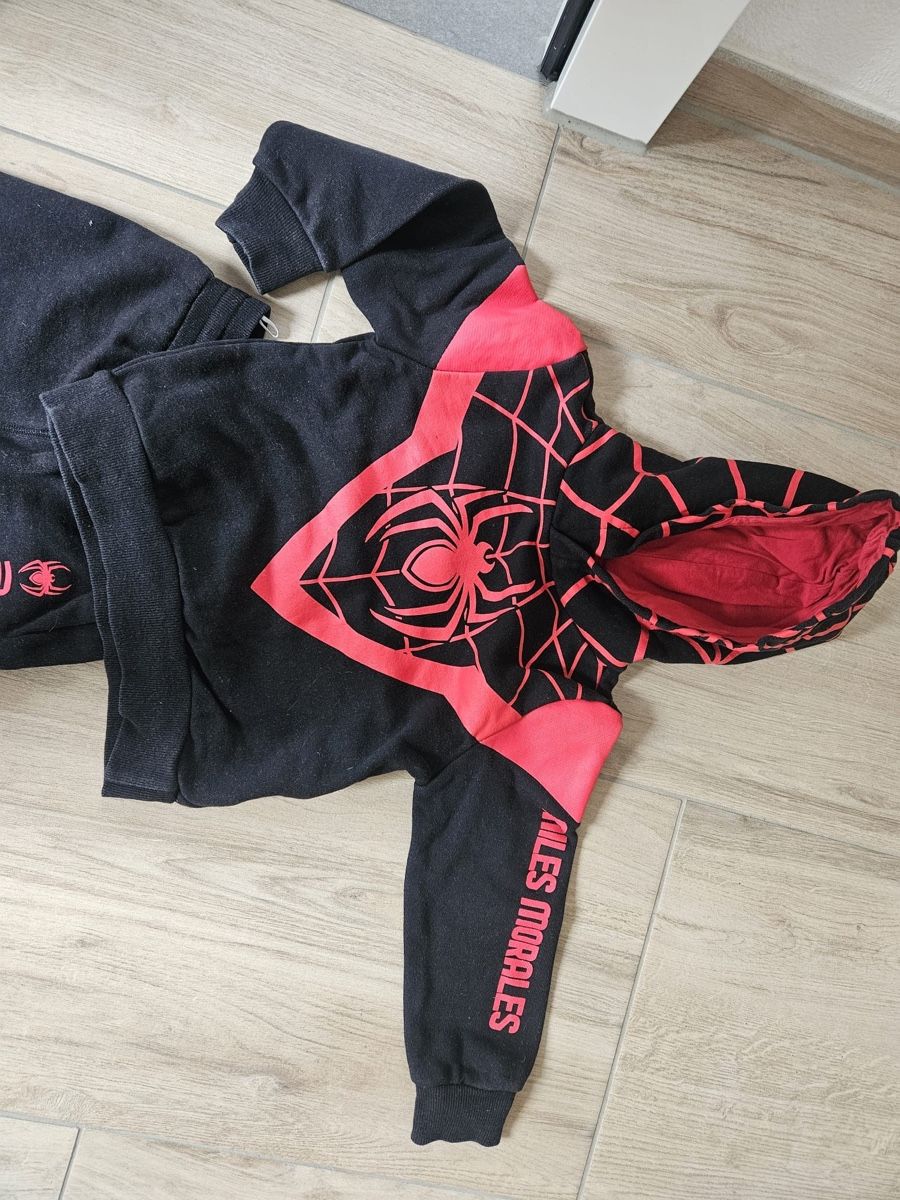 Kleiderpakete & -sets: Spiderman Trainer – Gebraucht aus aarau von A.Naef 1