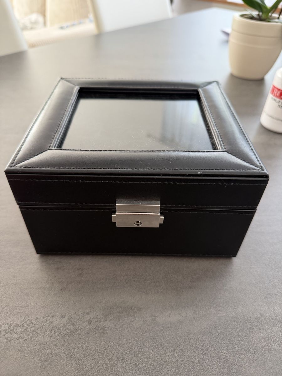 Boîtes de montres: Uhrenbox – Neuf (Voir description) à Kirchenthurnen par Nico.99