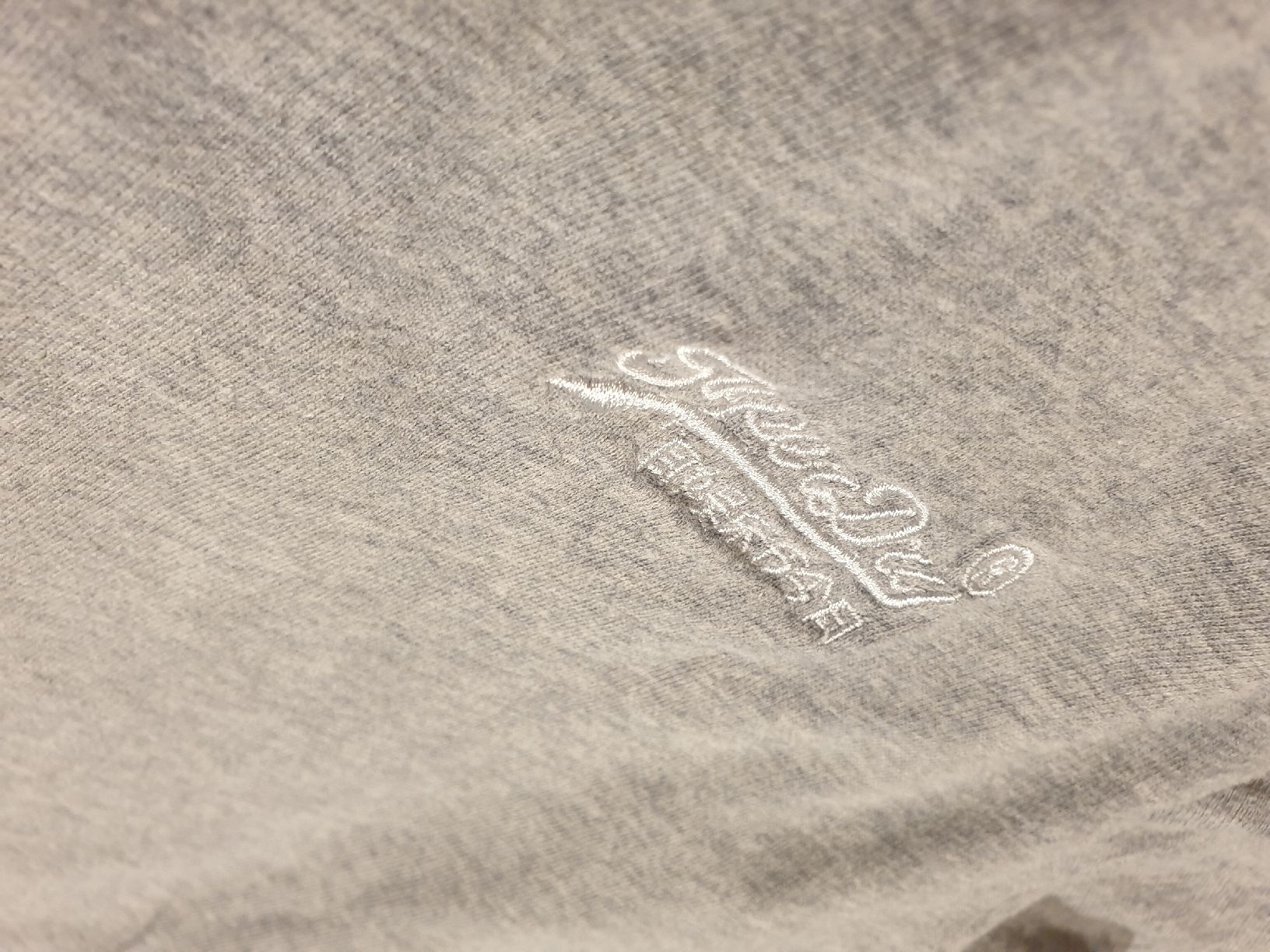 Superdry T-Shirts: Superdry Herren T-Shirt Grau Gr. M – Gebraucht aus Val D Illiez von SnowRoof