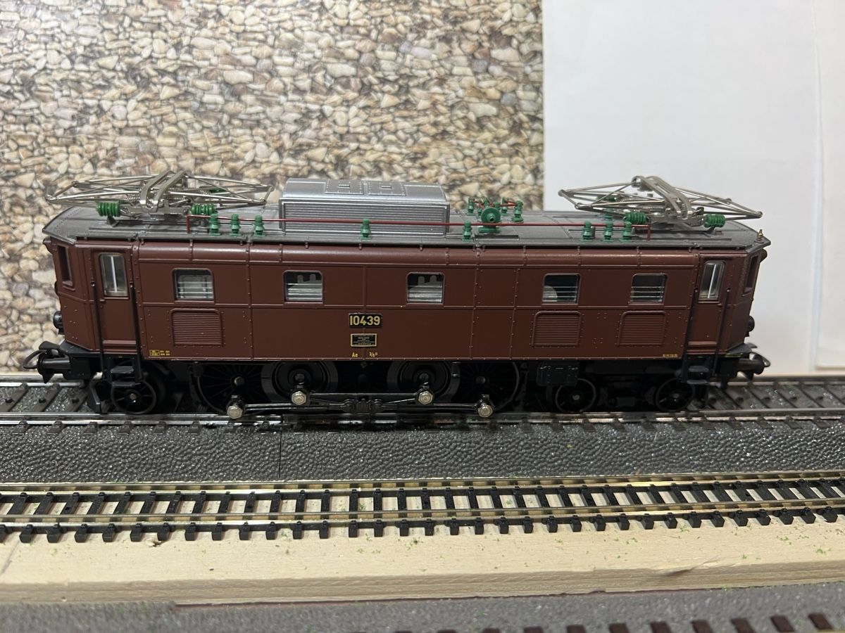 Märklin Modellini di ferrovie: Märklin E Lok Ae 3/6  – Usato da Dübendorf venduto da Troggy 1