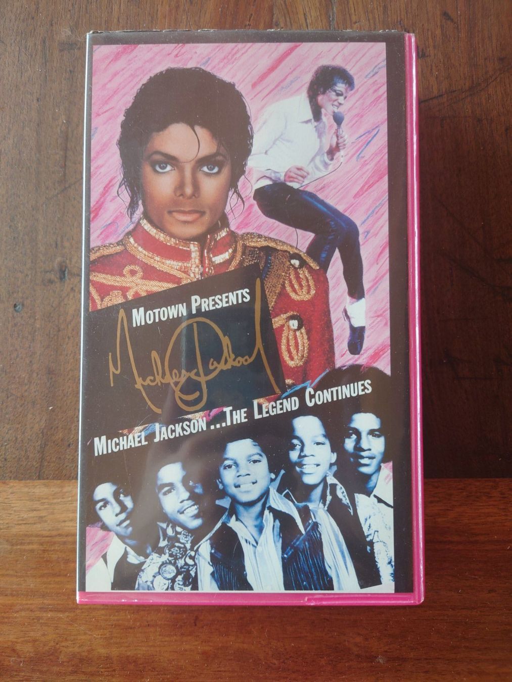 Tutti i VHS: Michael Jackson - ... The Legend Continues - VHS – Usato da Savièse venduto da coeur88