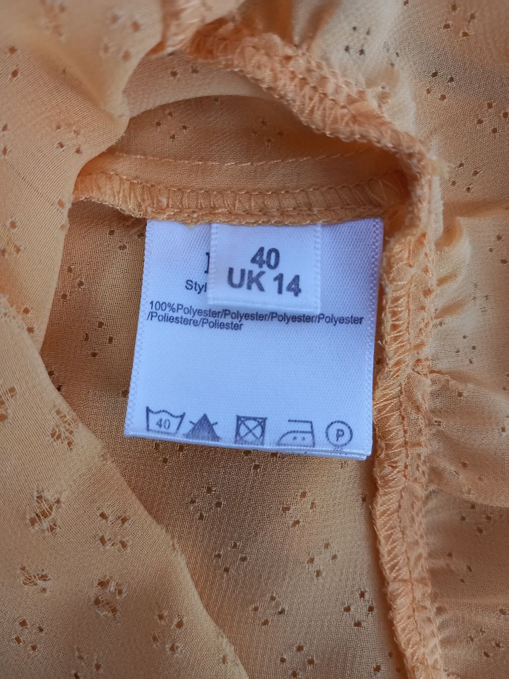 T-Shirts: Blouse / T-shirt jaune NÜMPH Taille 40 – Gebraucht aus Faoug von per_kp6r 2