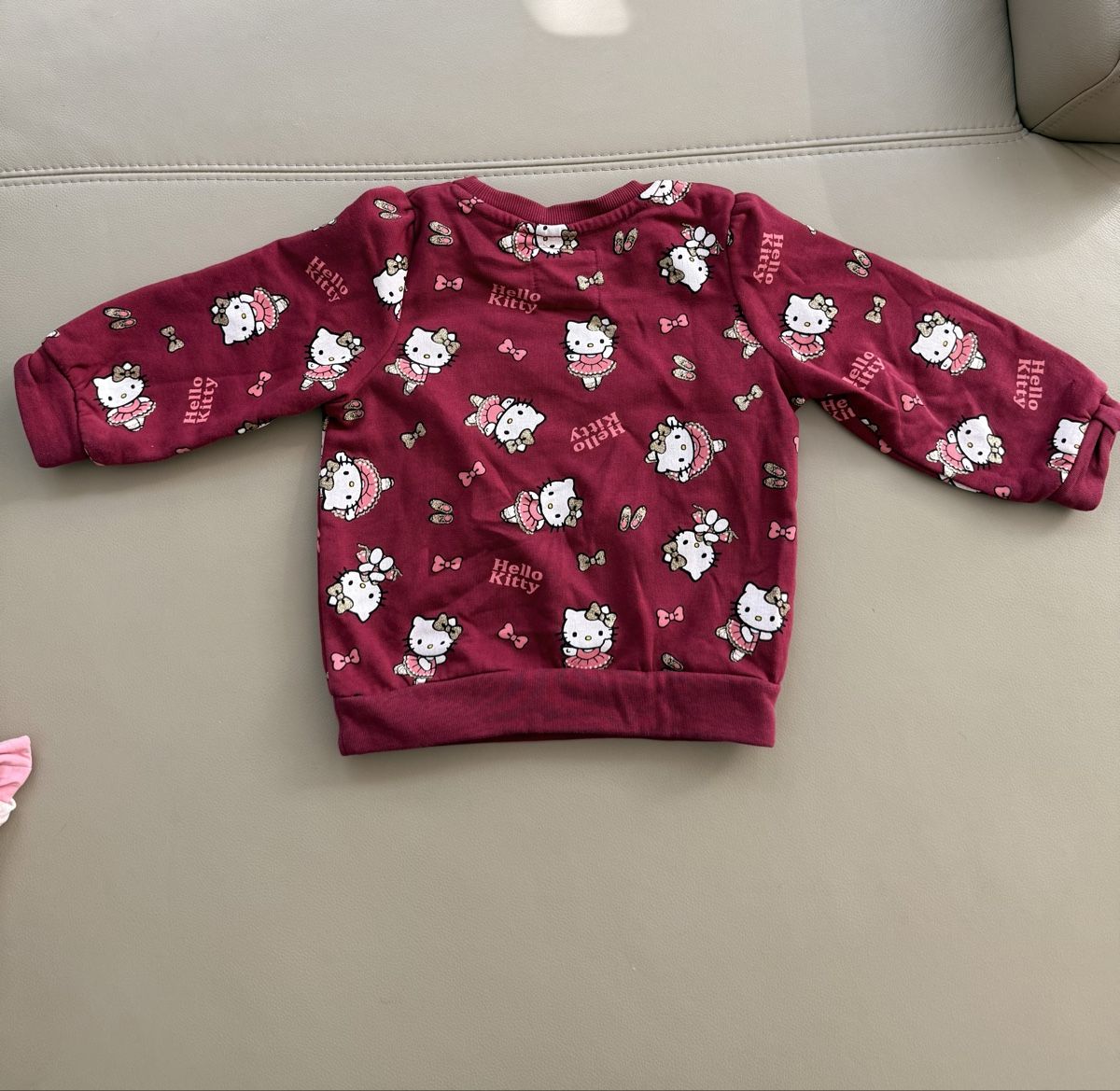 C&A Pullover & Sweatshirts: Hello Kitty Sweatshirt - Size 98 – Neu (gemäss Beschreibung) aus Diessenhofen von mar_8cyl 1