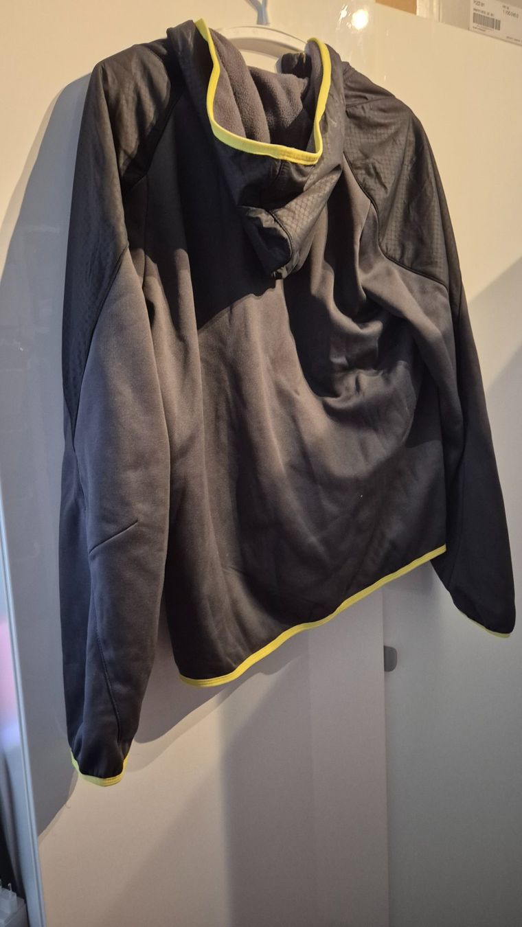 Nike Giacche: Nike Jacke mit Reissverschluss – Usato da Regensdorf venduto da fjuzl 1