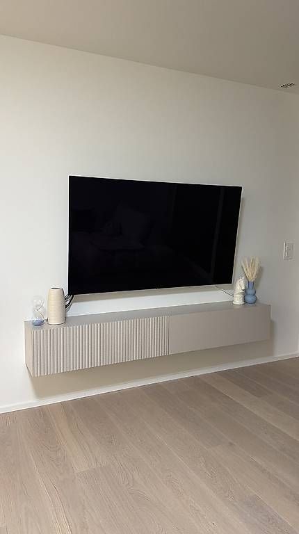 LG Fernseher: LG OLED 65" OLED65BX6LB – Gebraucht aus Nänikon von SimbaMautzi