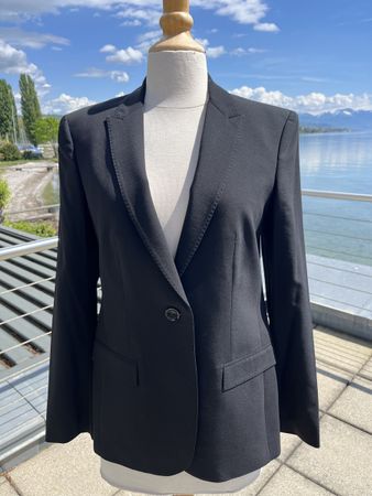 Veste Burberry noire, taille 38, comme neuve, idéale!