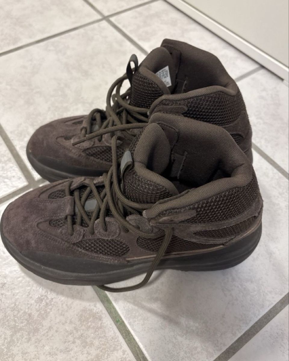 Adidas Scarpe da uomo: Yeezy Desert Boot US 9.5 – Usato da Brittnau venduto da fineryshop