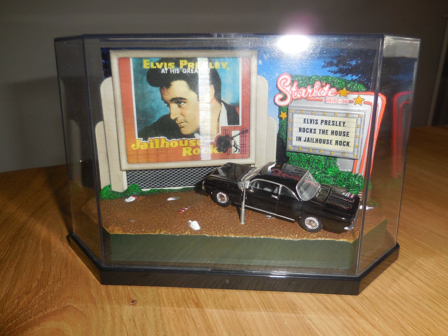 Matchbox Modellautos: Matchbox Elvis Presely Diorahm Corvair – Neu und originalverpackt aus Wetzikon ZH von 65corsa
