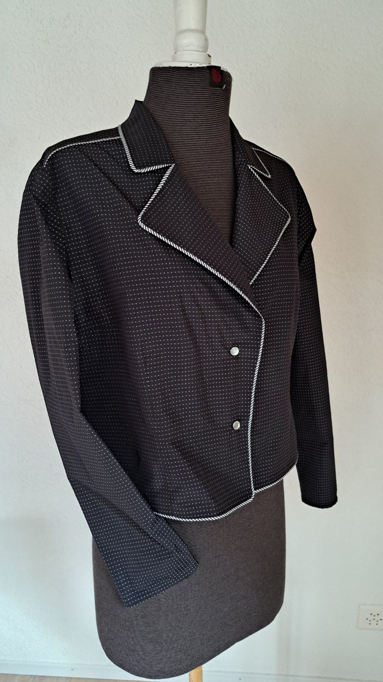 Blusen: Schicke Bluse mit Reverskragen – Neu (gemäss Beschreibung) aus Reutigen von IrisFashion 1