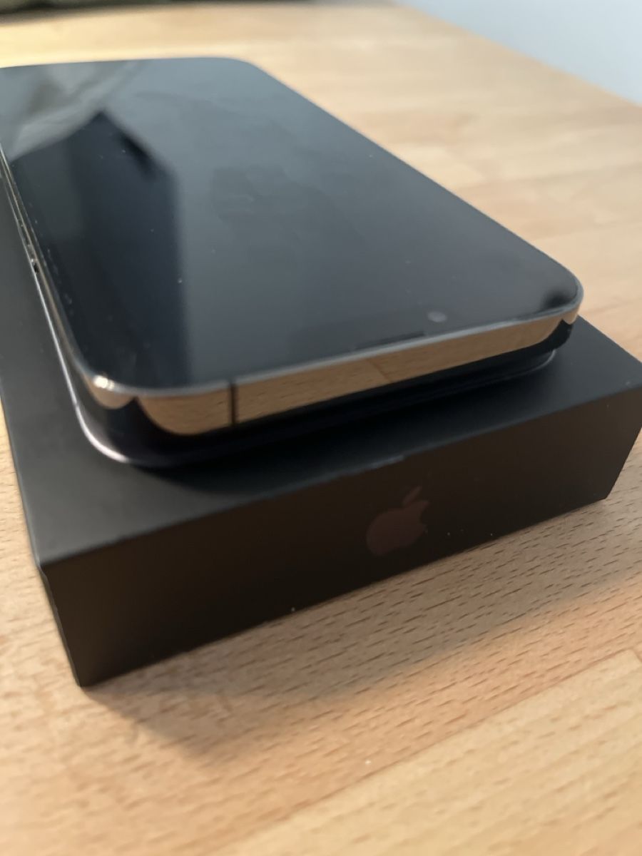 Apple Telefoni cellulari / Smartphones: iPhone 13 Pro Max 512GB – Nuovo (secondo la descrizione) da Nänikon venduto da AmadiesliM 5