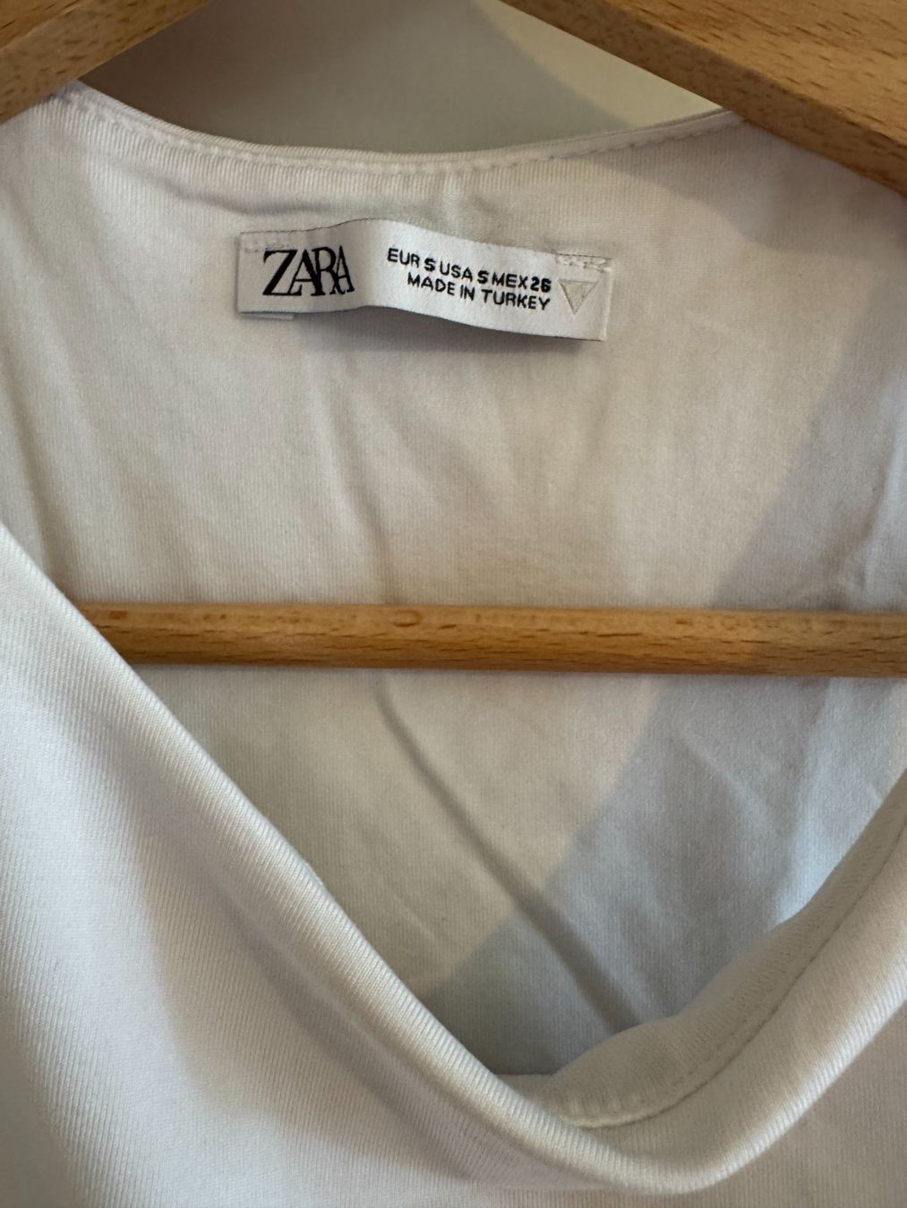 Zara Tops: Bodysuit – Gebraucht aus Zollikon von lui_gqg9 1