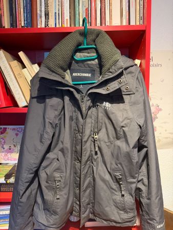 Pour l'hiver, veste Abercrombie grise taille L bon état
