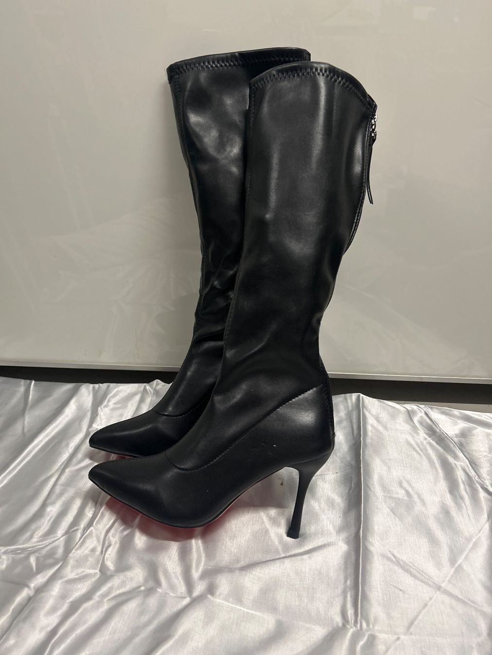 Scarpe da donna: Sexy Schwarze Stiefel Neu Gr 35 – Nuovo e nell'imballaggio originale da Regensdorf venduto da Spyke55