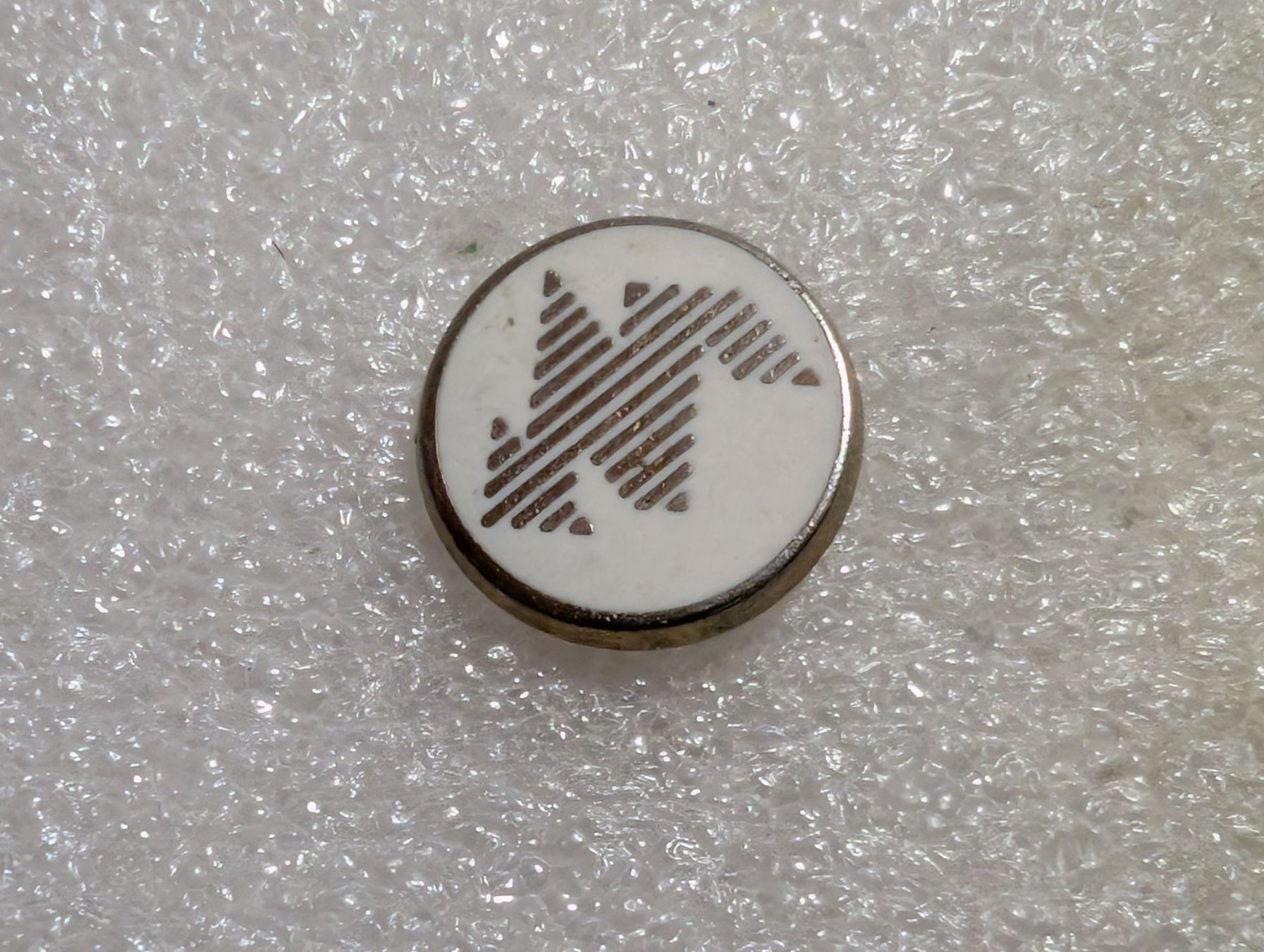 Plaquettes & Badges: Ansteckpin 243: – D'occasion à Oppligen par Pin-Fall-Shop
