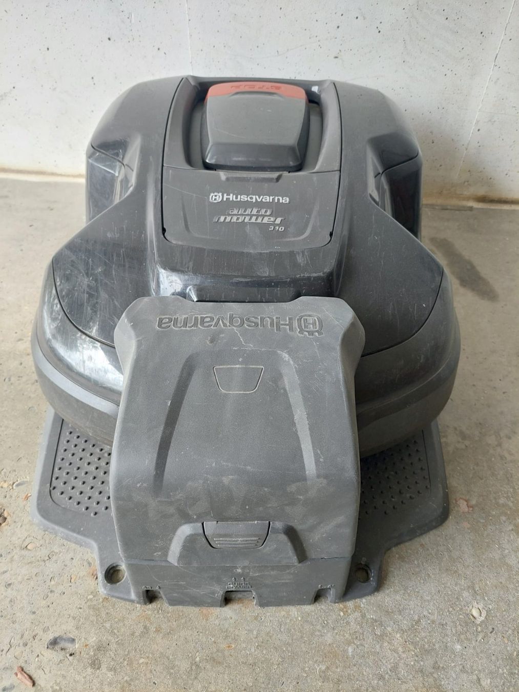 Husqvarna Tagliaerba: HUSQVARNA 310 – Usato da Charmey (Gruyère) venduto da cobi63 5