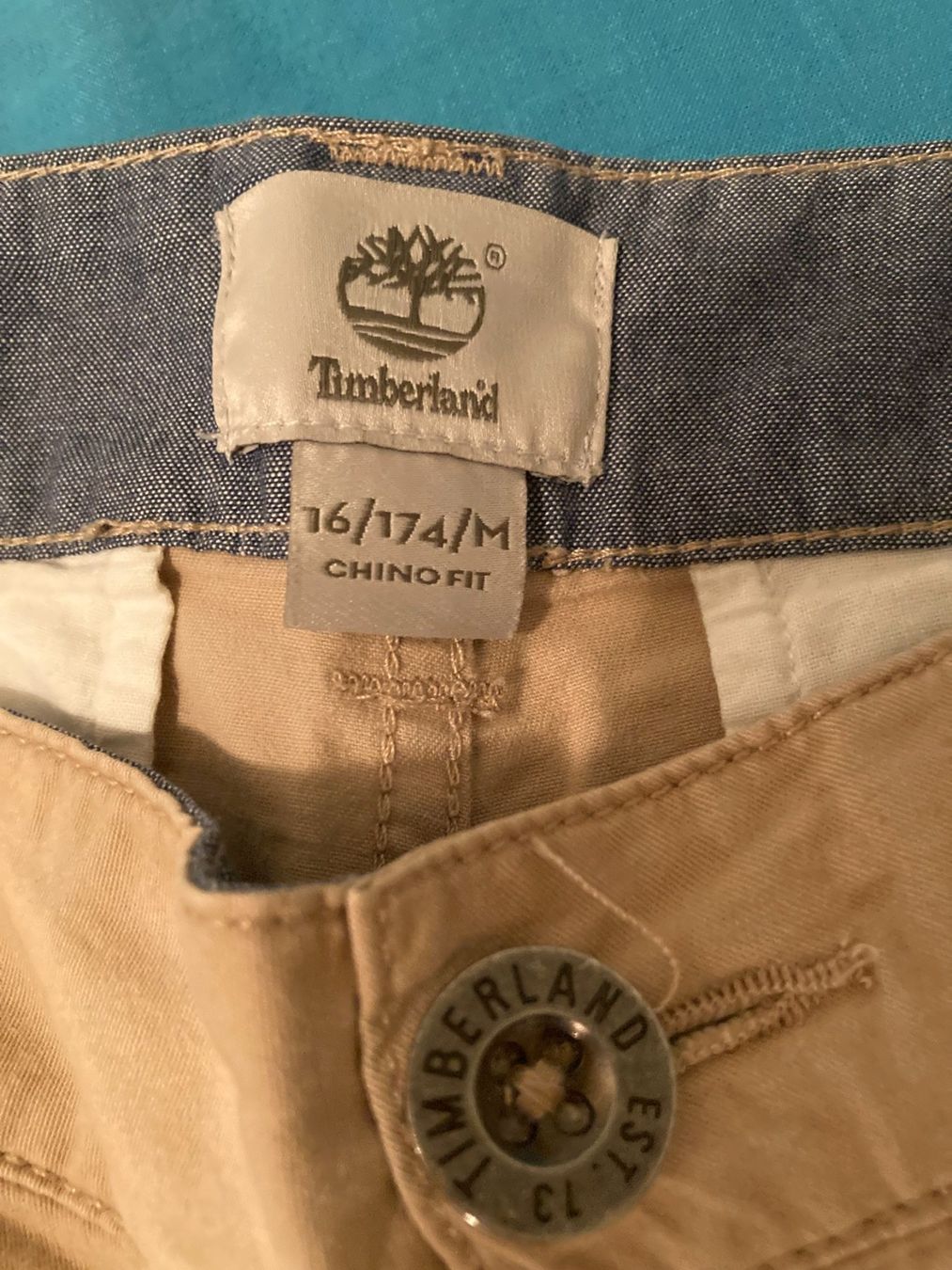 Lotti & Set di vestiti: Leichte Timberland Shorts – Usato da Zürich venduto da Annico1 1