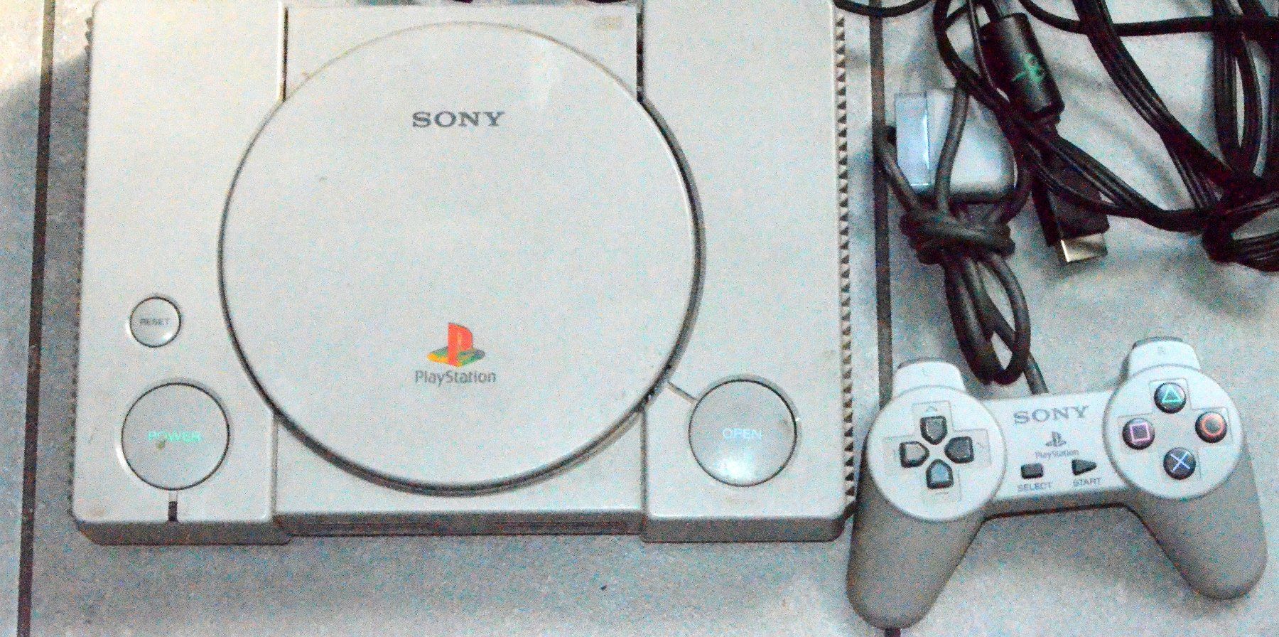 Sony Konsolen: Playstation 1 / PSX SCPH-5500 120V – Gebraucht aus Collonges von arashee 1