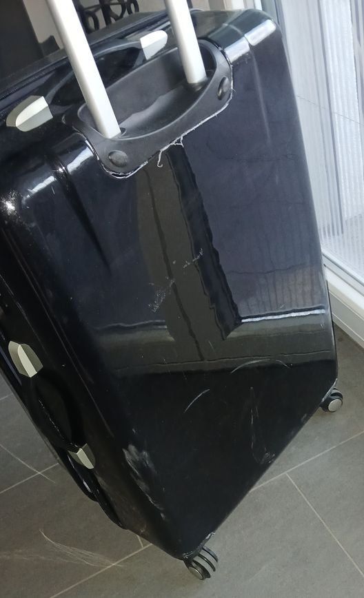 Valigie: Hartschalen Koffer gross – Usato da Kerzers venduto da Lacky88 6
