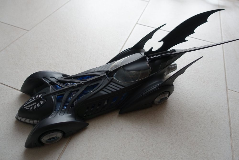 Batmobile, voiture Batman de 1995, 52 cm de long (Defekt) in Bulle für ...