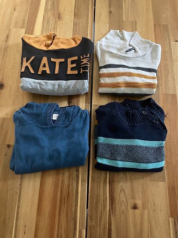 Lotti & Set di vestiti: Lot de pulls hiver taille 98 – Nuovo (secondo la descrizione) da Estavayer-le-Lac venduto da bess- 1