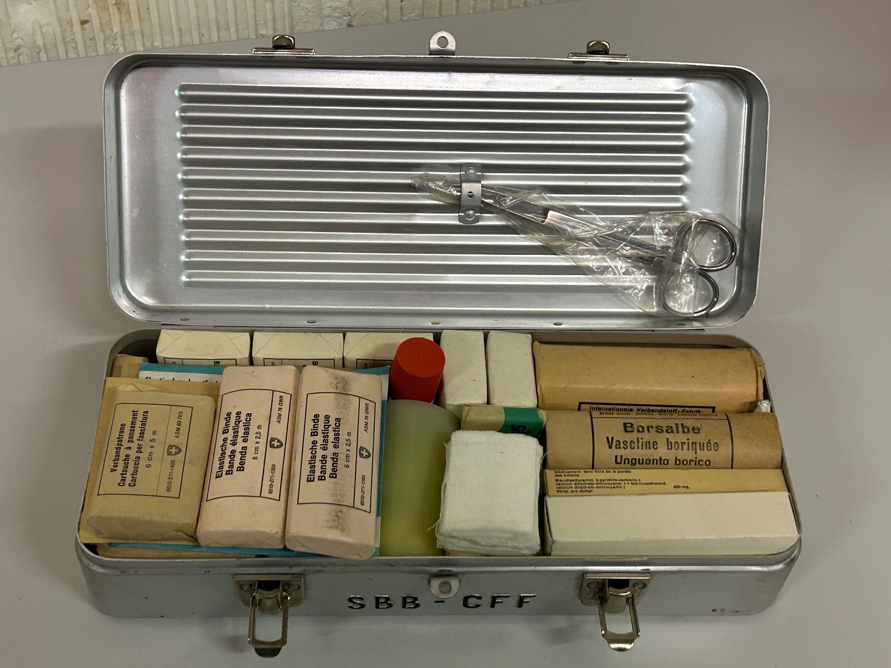 Altro per la casa: Original SBB-CFF Sanitätskasten – Usato da Etzelkofen venduto da Botti50 1