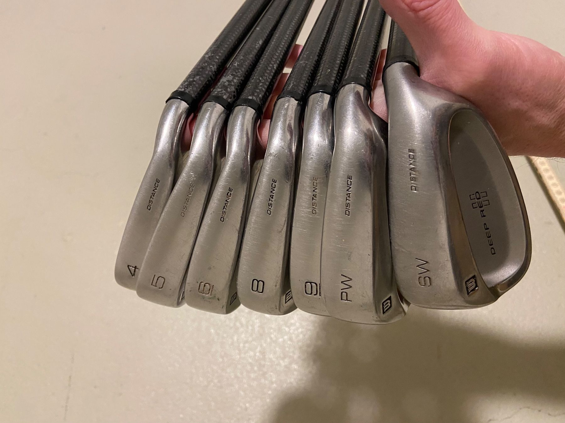 Wilson Mazze & Set: Wilson Golf - Eisen Set - Deep Red 2 - R-Flex - RH – Usato da Frauenfeld venduto da golfdude 3