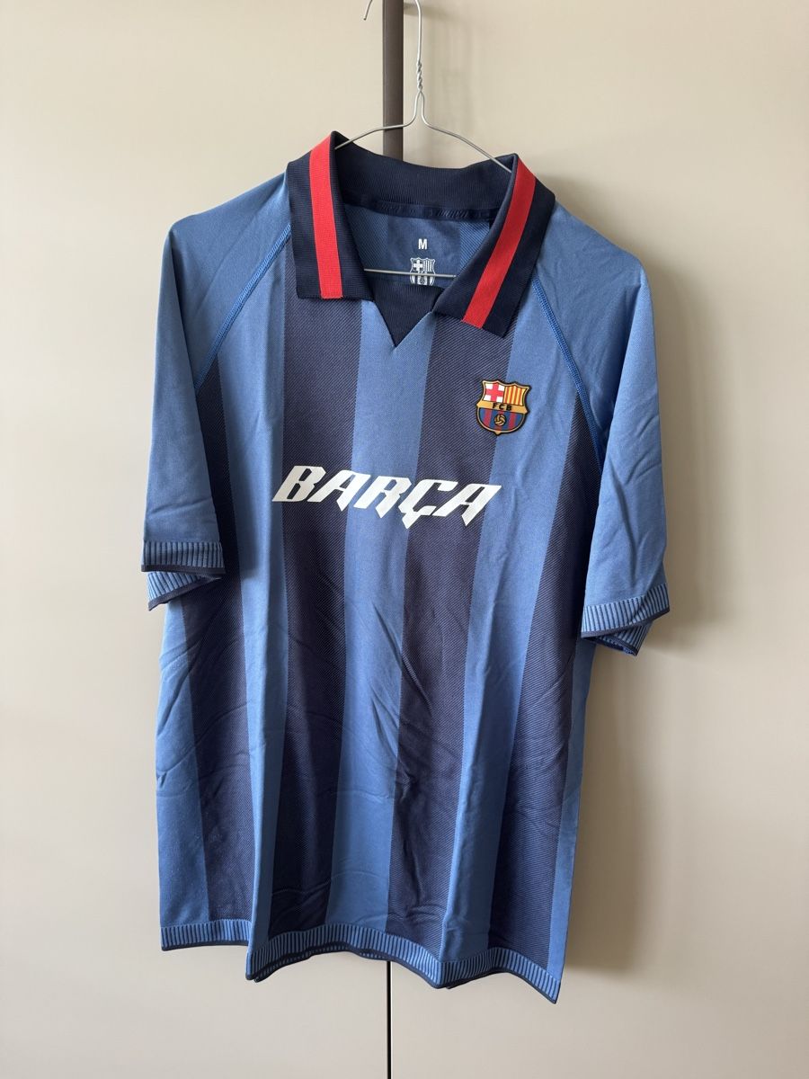 FC Barcelona Maillots de corps & Pantalons: Maillot Barcelone  – D'occasion à Châtel-St-Denis par Lou_Hock