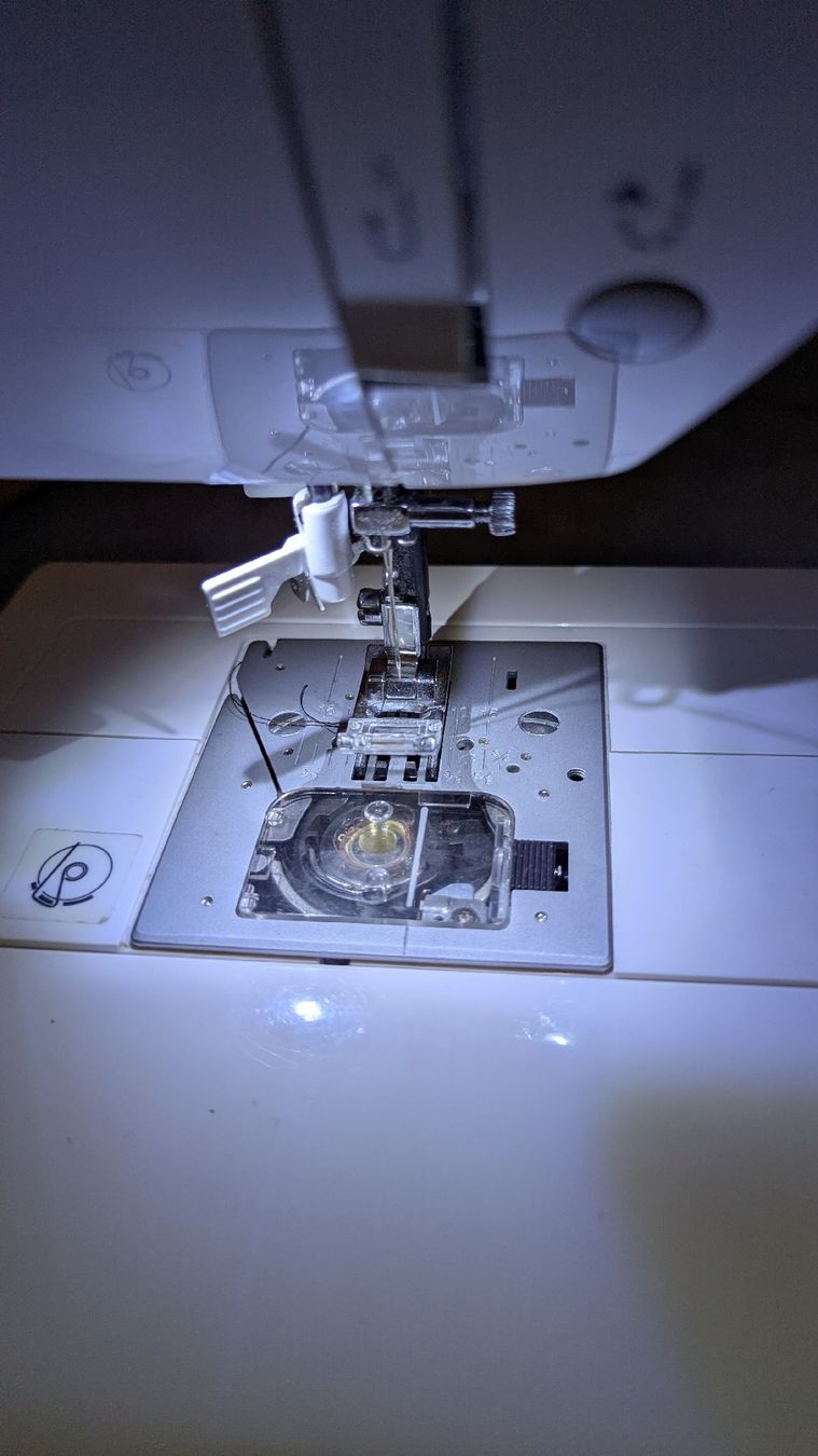 Singer Macchine da cucire: Machine a coudre Singer  – Usato da Ecublens FR venduto da tea_7ljx 2