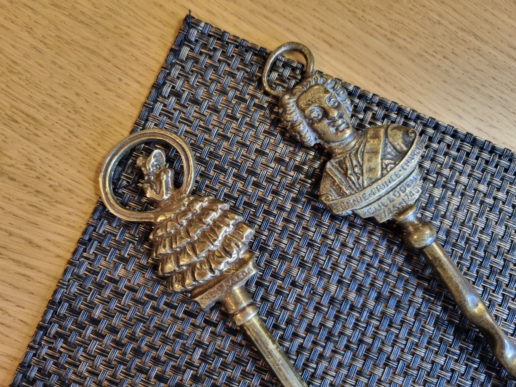 Tutte le decorazioni: Antikes Deko-Set aus Messing: Gabel & Löffel – Usato da Scharnachtal venduto da devin03 3