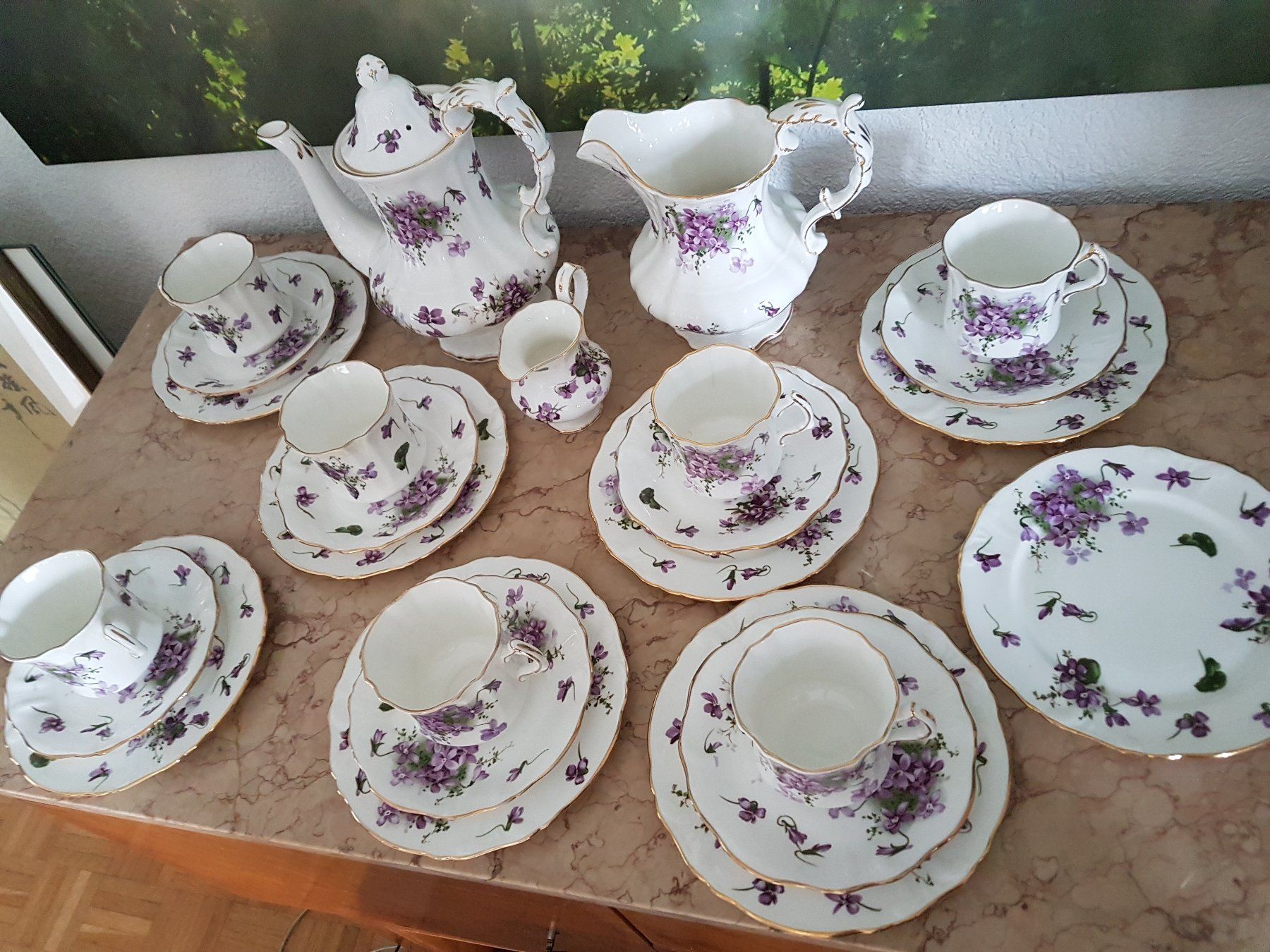 Geschirrsets: Victorian Violets Komplett 25 Elemente – Gebraucht aus Wallisellen von Swissline11