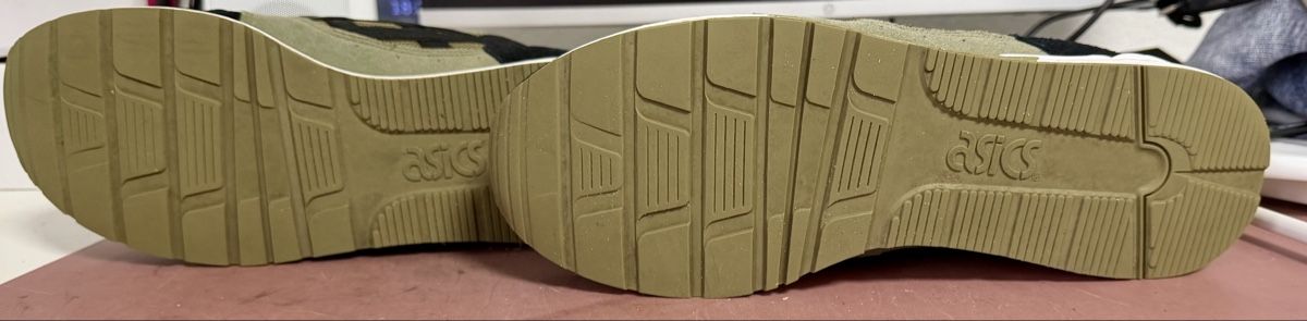 Asics Scarpe da uomo: Asics Laufschuhe, Gr. 45 – Usato da Urdorf venduto da Bailey72 5