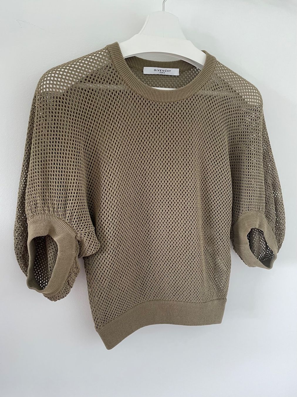 Givenchy Pulls & Sweat-shirts: givenchy shirt – D'occasion à Vacallo par kellyyy