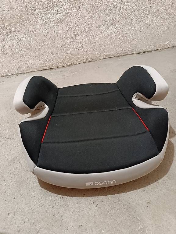 Sièges auto: Autokindersitzerhöhung mit Isofix – D'occasion à Zürich par Dadizair