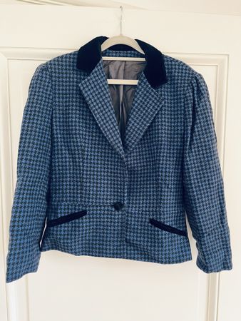Klassischer italienischer Hahnentritt Wollblazer mit Samt