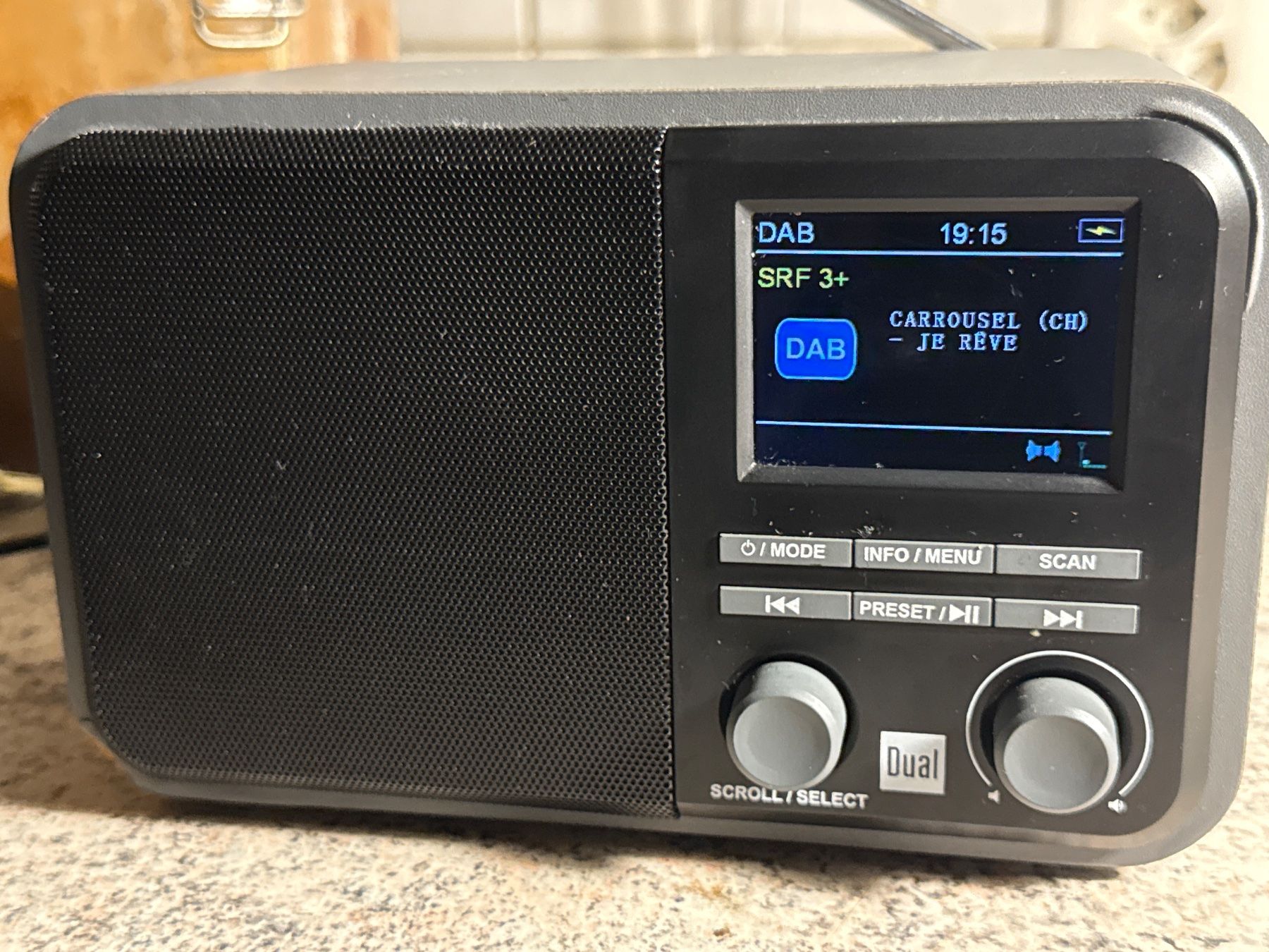 Radios: Radio DAB 51 DUAL – Gebraucht aus St imier von sav_bjf9 8