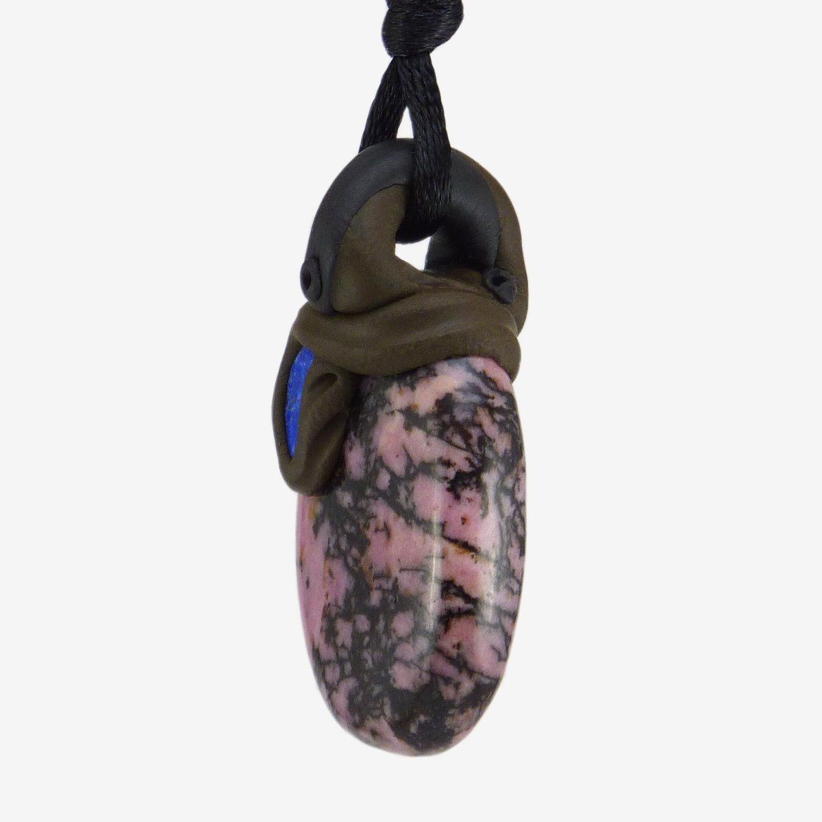 Minerali & Pietre curative: Rhodonit Steinanhänger mit eingefasstem Lapislazuli – Nuovo e nell'imballaggio originale da Meilen venduto da Kaleidoskopia 1