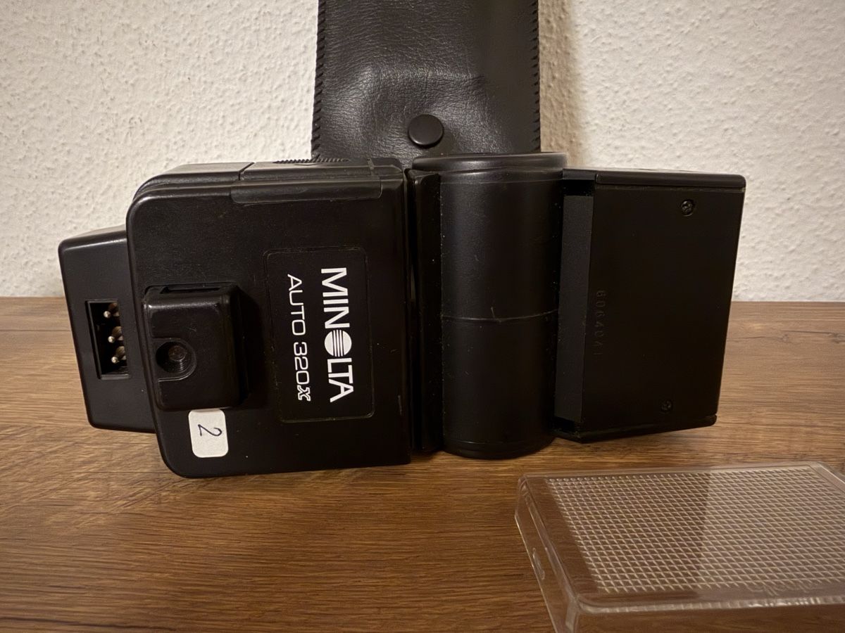Minolta Blitze: Flash Minolta Auto 320X avec étui état correct – Gebraucht aus Brügg BE von Goob 2