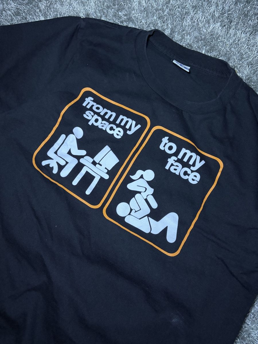 T-Shirts: T-Shirt Black Graphic Print – Neu (gemäss Beschreibung) aus Brislach von edu_t6pq 1
