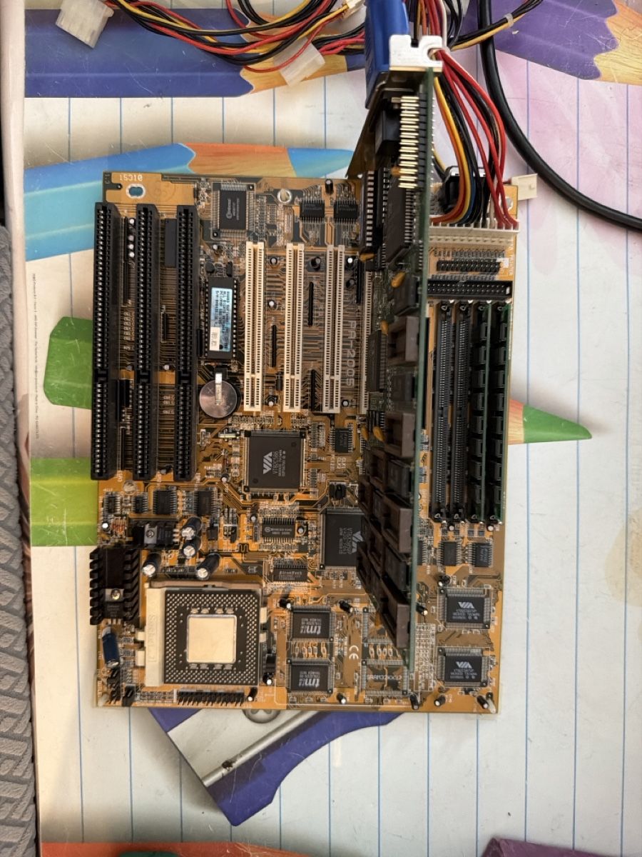 Cartes mère: Carte mère Pentium 166 – D'occasion à Martigny par capri2800 1