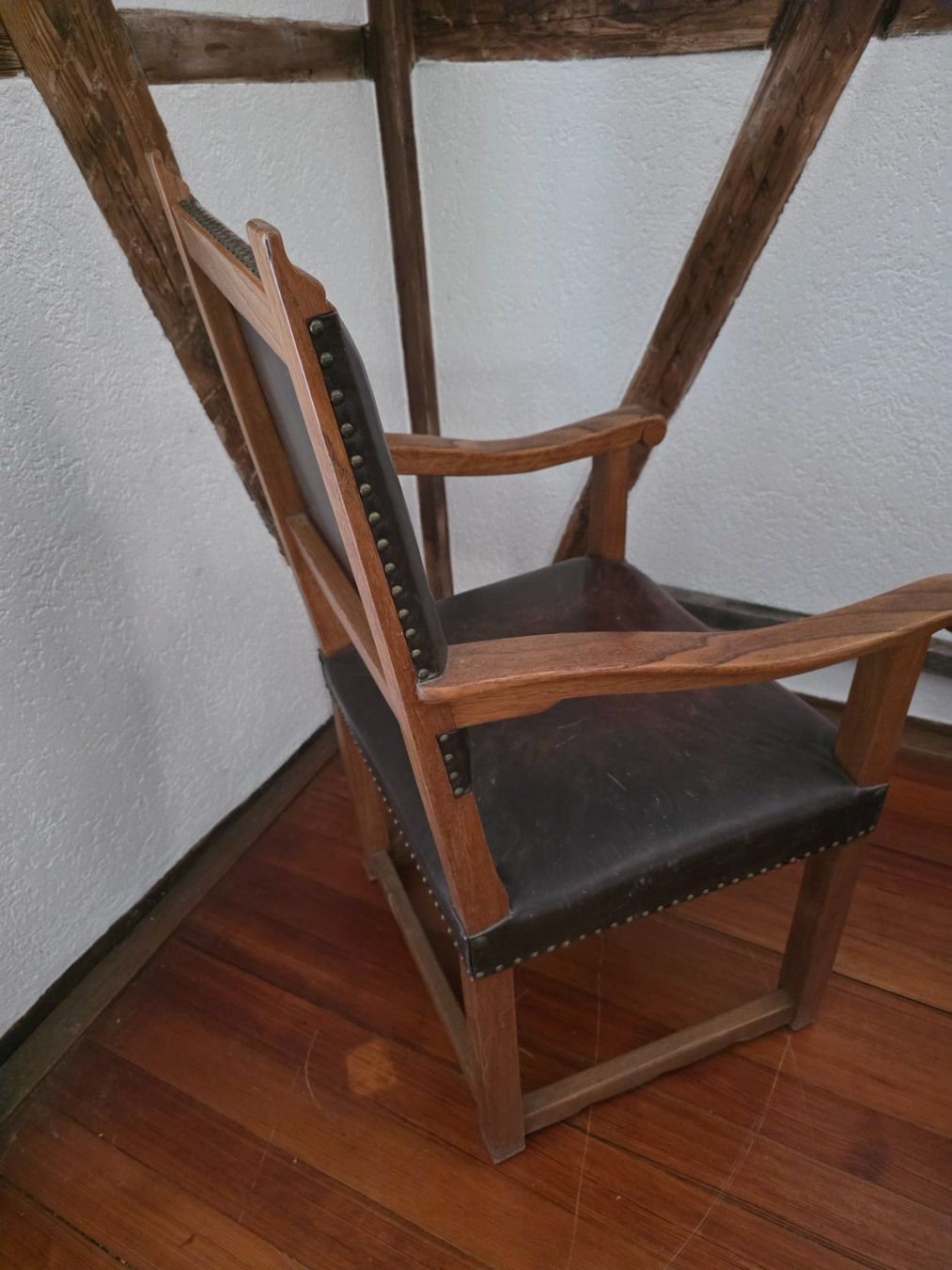Sedie: Antiker Thron Hocker Sessel Stuhl Holz Leder – Usato da Walterswil BE venduto da Lonitti 2