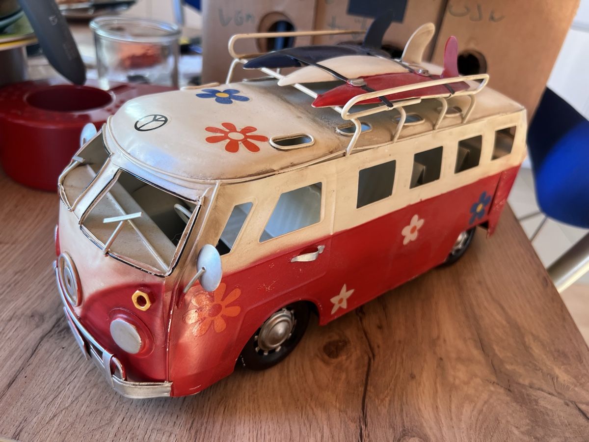 Modellautos: VW-Bus Hippie Retro-Style mit Surfbrett mit Grappa Barolo – Neu (gemäss Beschreibung) aus Kallnach von luk_9tdh 1