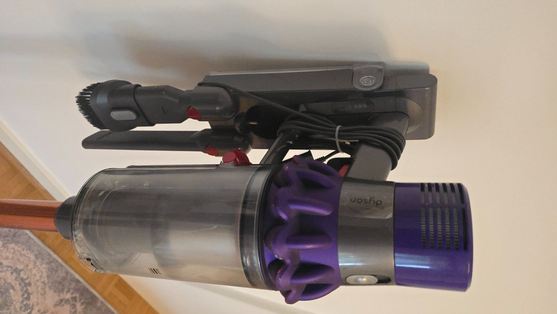 Dyson Staubsauger & Zubehör: Dyson staubsauger V10 Gebraucht – Gebraucht aus Wallisellen von theblacksheep 2