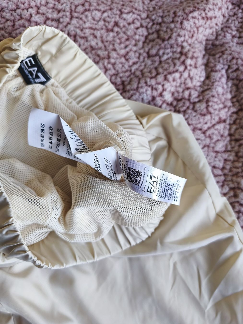 Lotti di vestiti: EA7 Tracksuit Jacket and Pants Beige New – Nuovo e nell'imballaggio originale da Merenschwand venduto da kri_rj6t 2