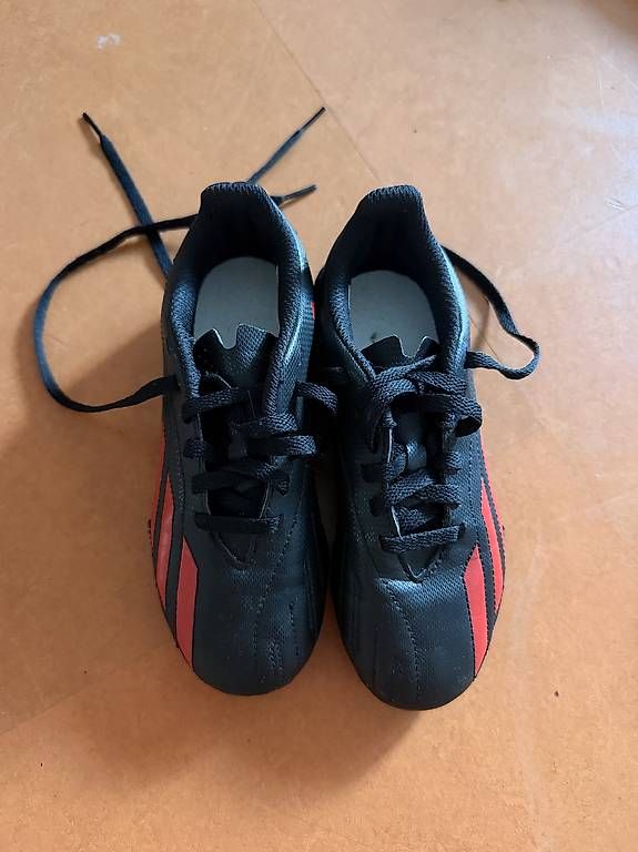 Chaussures garçon: Fussballschuhe – Neuf (Voir description) à Gwatt (Thun) par Glahad
